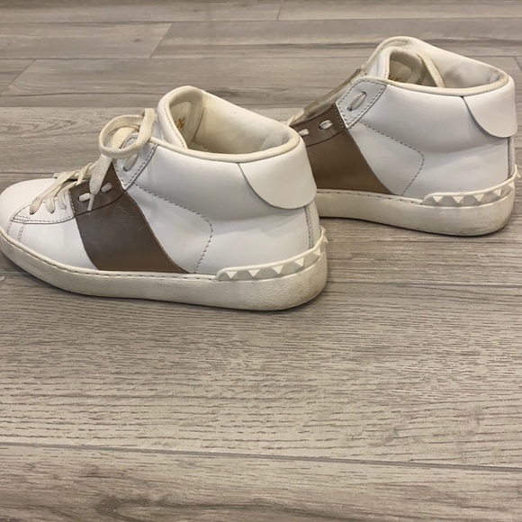 Valentino high top white/gold Rockstud sneakers - Picture 1 of 5
